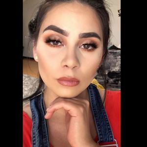 Meet your Posher, Leslie